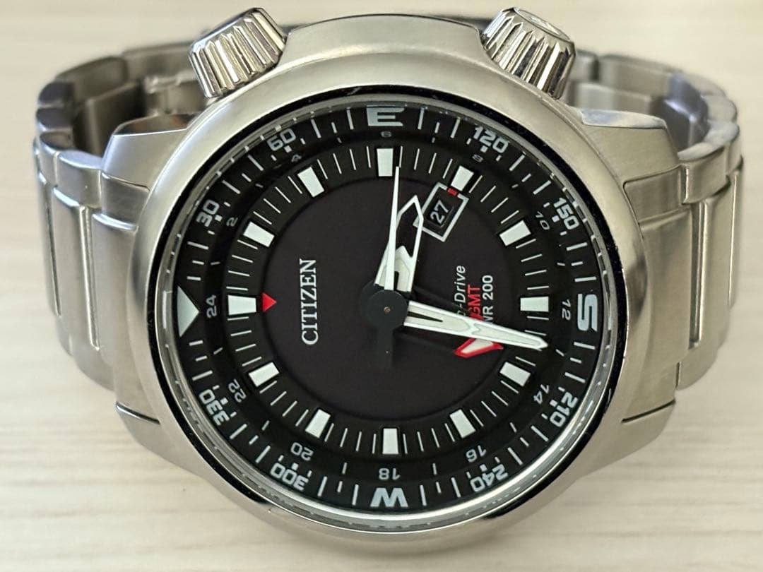 Citizen B877-R005600 Solar Men's Watch — Japanese