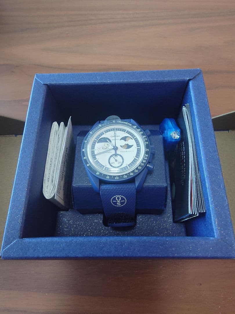 swatch OMEGA Snoopy 8月9日 Quartz Men's — Japanese