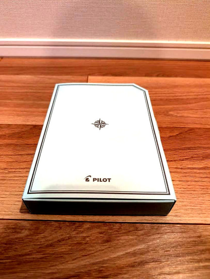 PILOT Shareholder Benefit 5-Pen Set displayed with original box on a white background