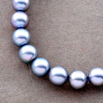Tasaki Akoya 7.8mm gray pearl necklace on 42cm silver chain with polished finish and clasp detail