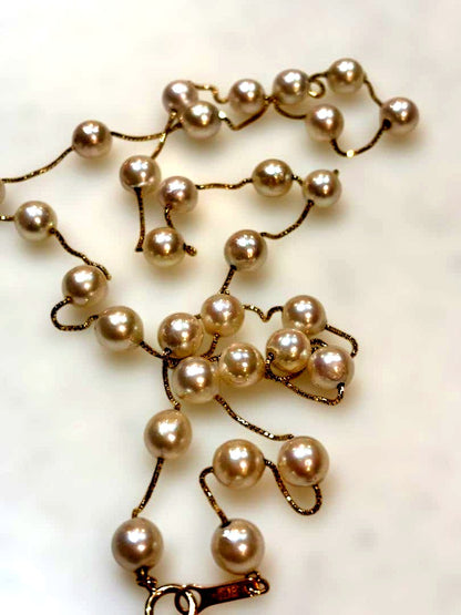 K18 Akoya pearl necklace featuring 30 round pearls sized 7.00 to 7.50mm on a 70cm gold chain
