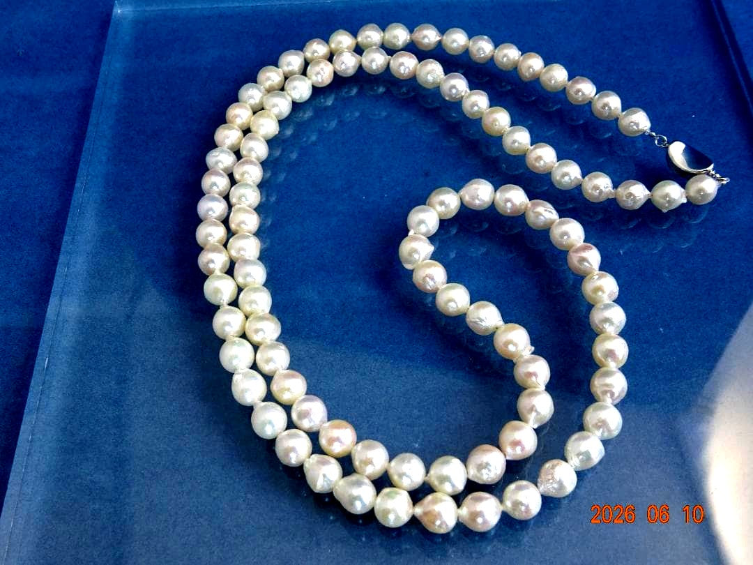 Akoya pearl necklace with 8-8.5 mm baroque pearls and silver clasp, 83 cm (32.7 in) long