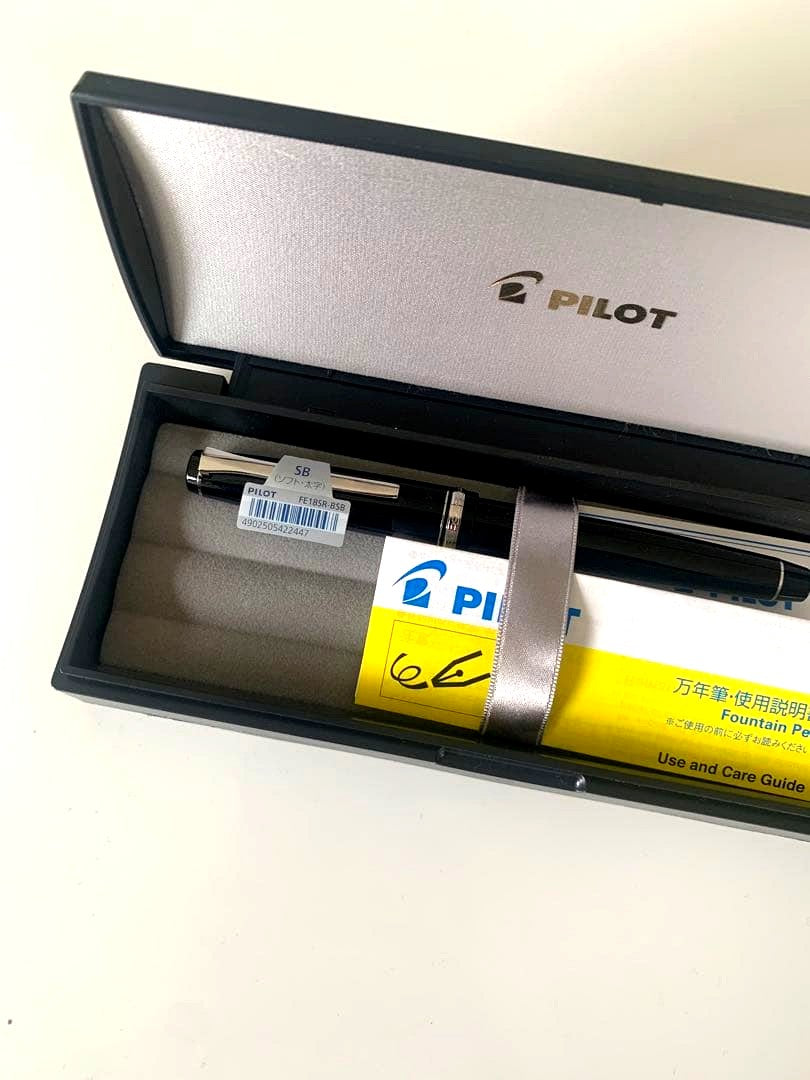 PILOT Elabo Fountain Pen SB model FE-18SR-B-SB in black color with box and accessories