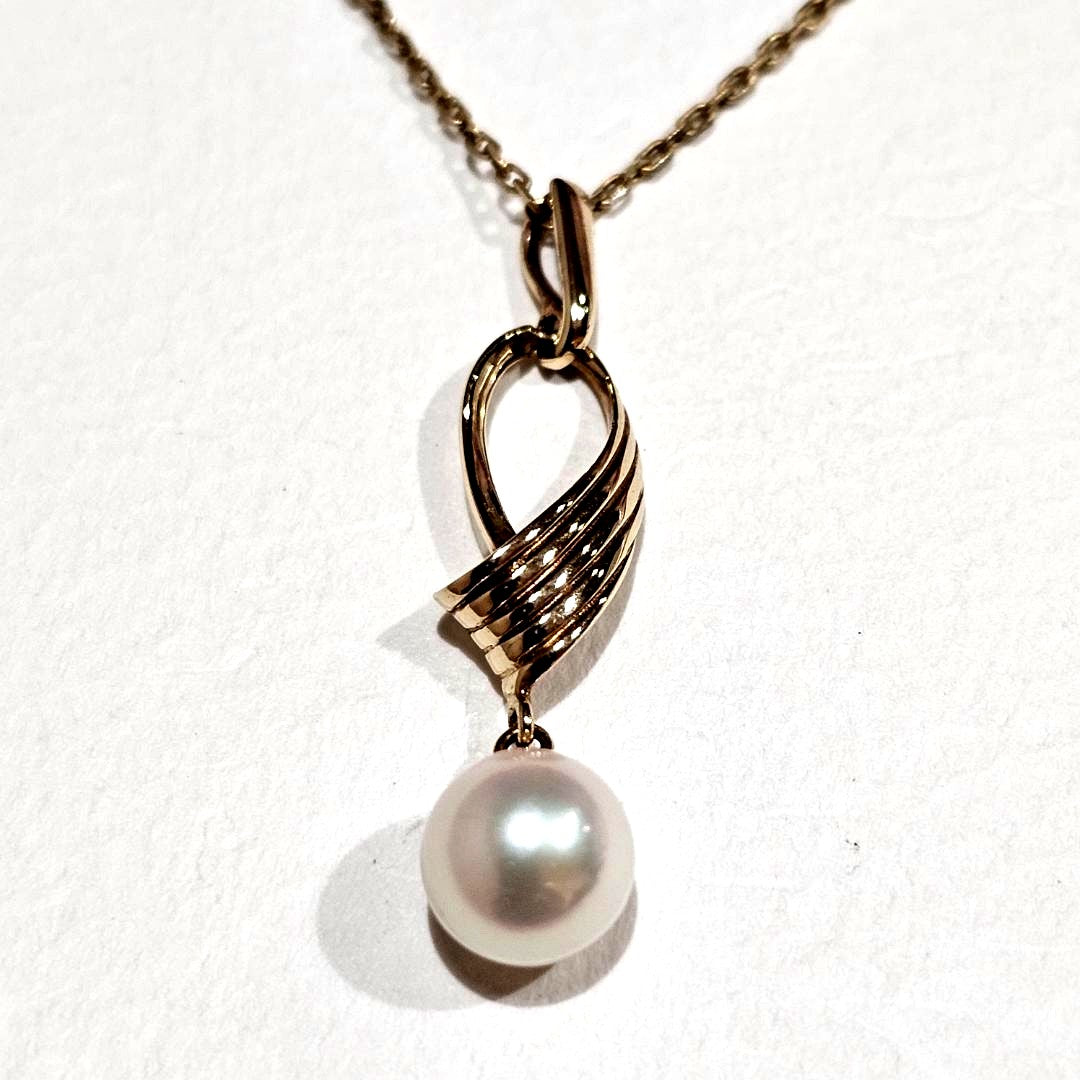 Mikimoto vintage 7mm pearl necklace in 14K yellow gold with 40cm chain from 1970s-1980s