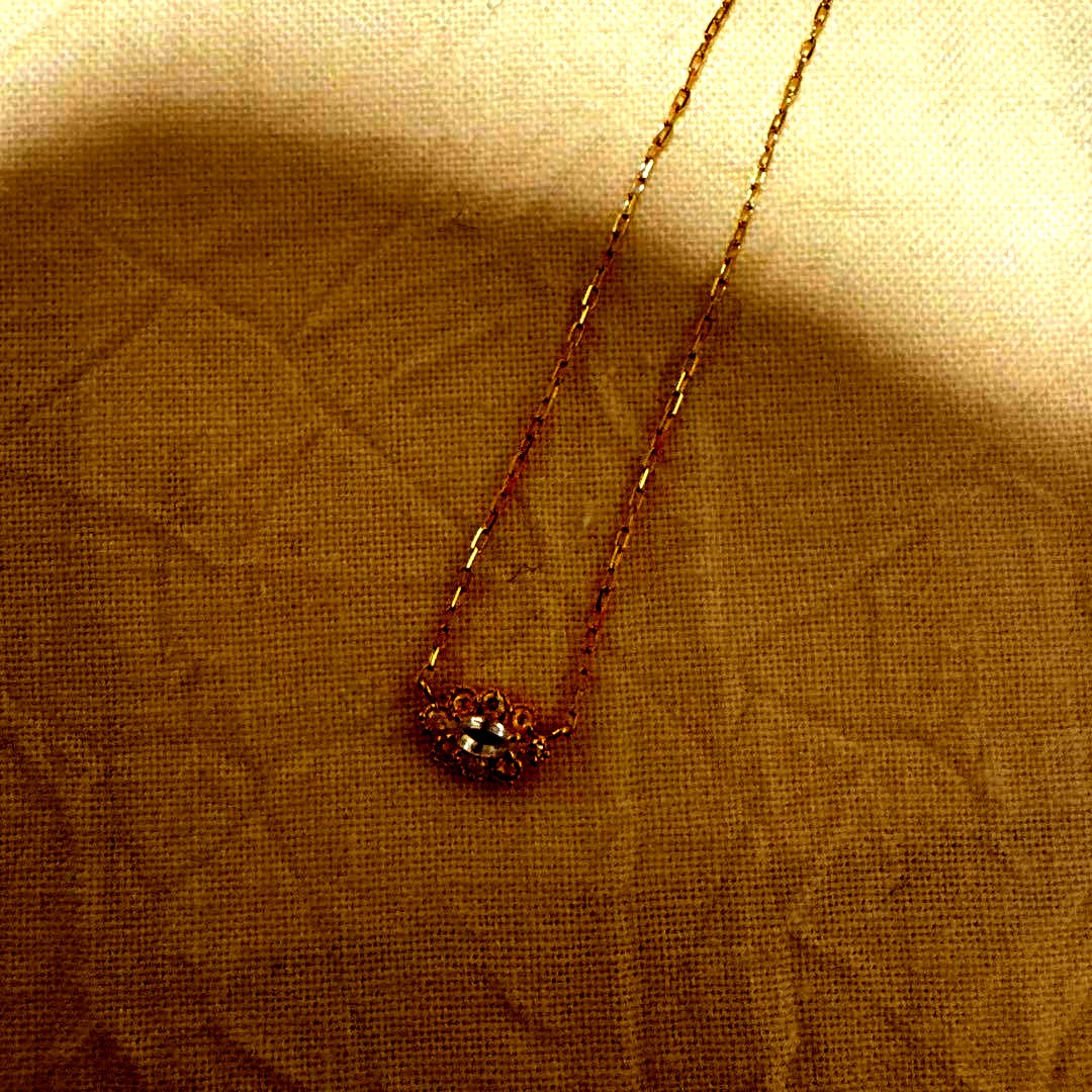Agete K18 Limited Necklace with 18K yellow gold chain, diamond and white sapphire pendant