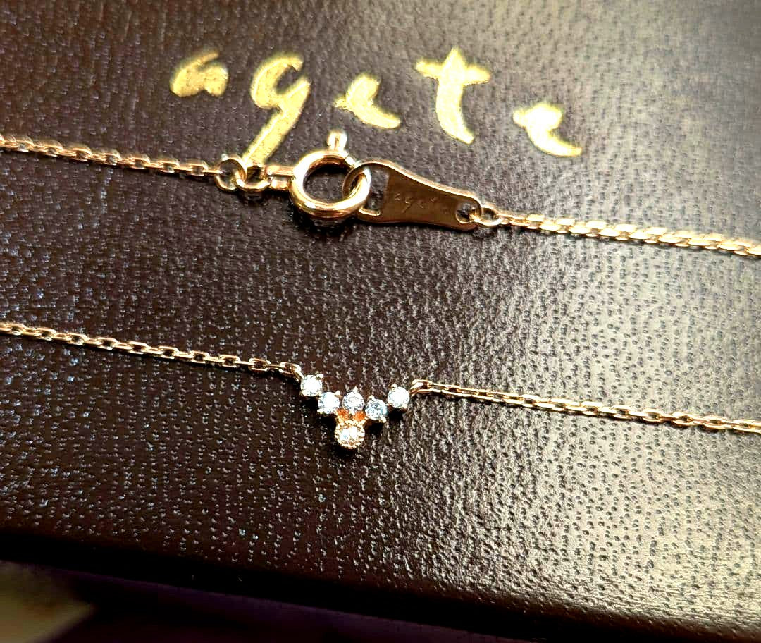 Agate K18 diamond necklace with 0.03 carats diamonds and 40 cm chain in elegant design