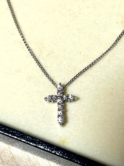 TASAKI 18K gold jewelry featuring diamonds with an elegant design and included presentation box