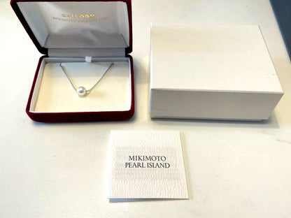 Mikimoto Pearl Island Akoya pearl necklace with silver chain gently used