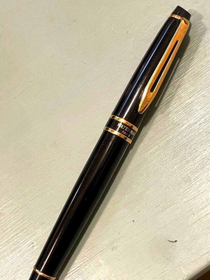 WATERMAN Expert fountain pen in black resin with gold decorative elements and engraved branding