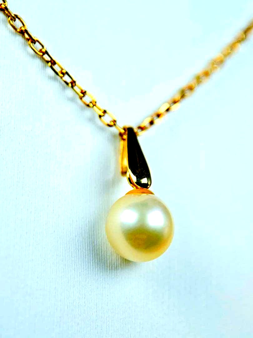 K18 Mikimoto Akoya pearl necklace with 15mm pendant and 40cm gold chain