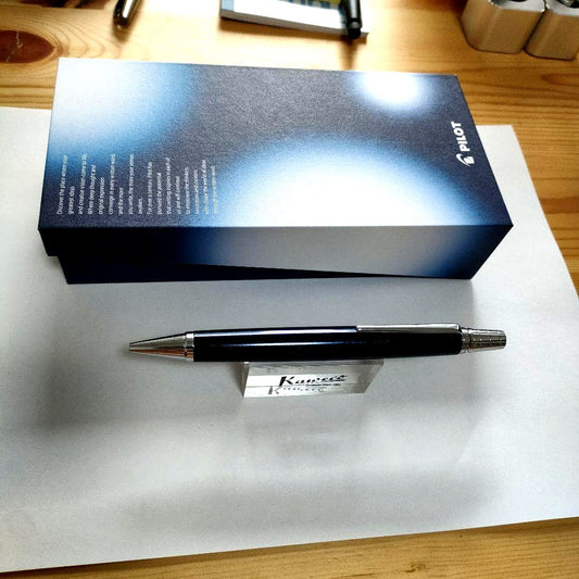 Pilot Raiz ballpoint pen with 0.7mm tip and rotary retracting mechanism in black color