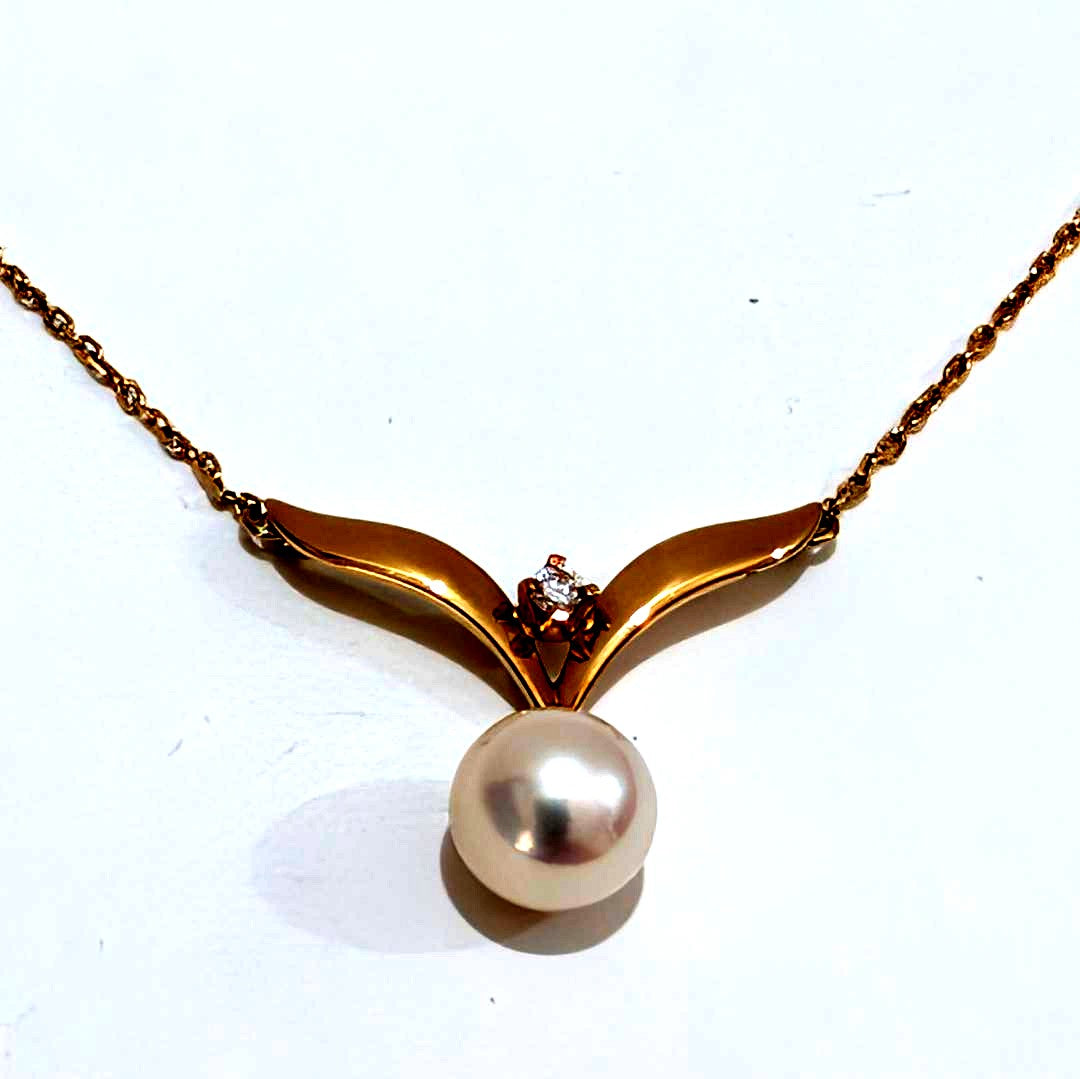 Mikimoto pearl diamond necklace with 7.0mm pearl on 18K yellow gold 40cm chain