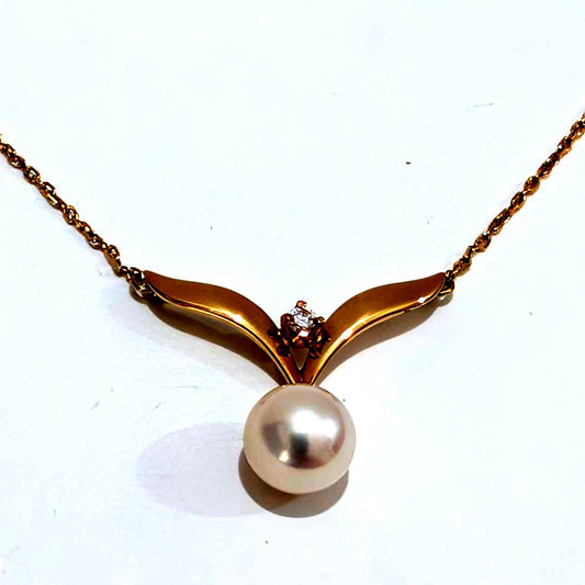 Mikimoto pearl diamond necklace with 7.0mm pearl on 18K yellow gold 40cm chain