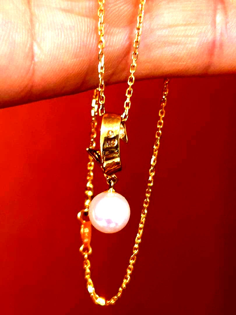 Mikimoto K18 gold pendant necklace with a single pearl on a 38 cm simple chain