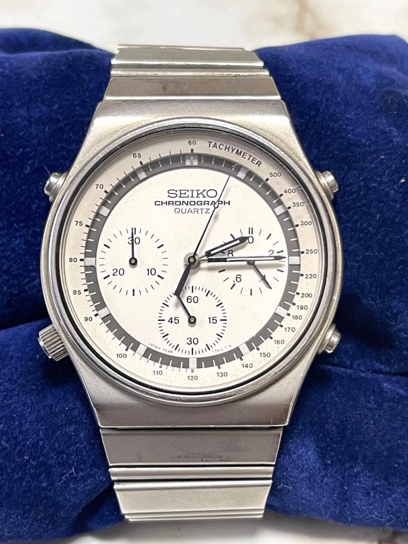 SEIKO 7A28-7010 Quartz Men's Watch — Japanese