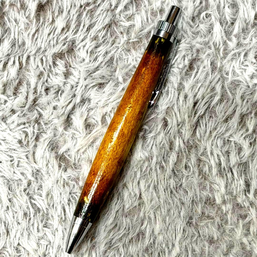 Kizuku wooden pen with aged lacquer finish, made from maple wood, suitable for guitar and instruments