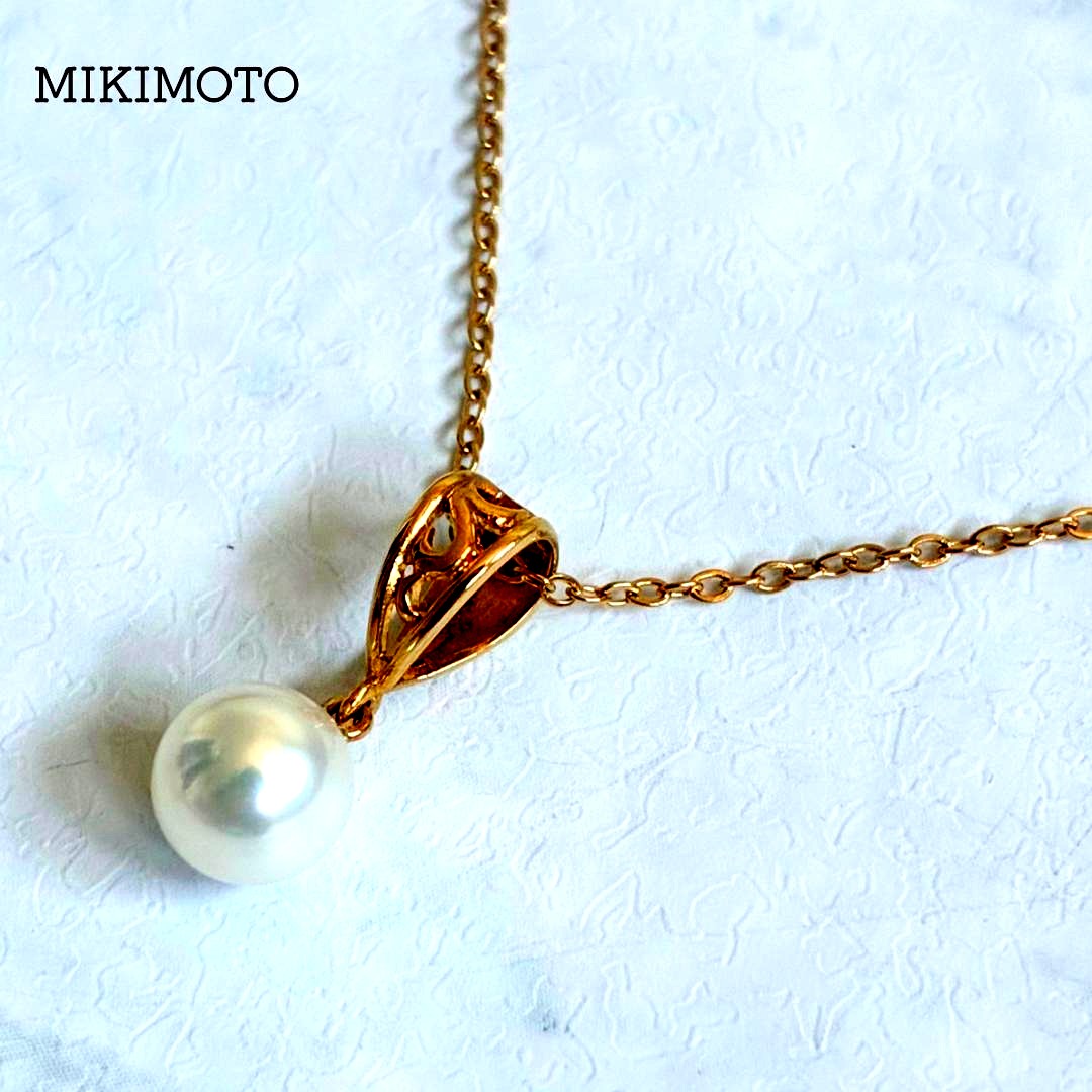 Mikimoto necklace featuring a single 7mm pearl gold pendant on adjustable 44cm K18 chain