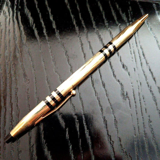 Kuro Cross 150th Anniversary ballpoint pen and pencil set with serial number imprint in very good condition