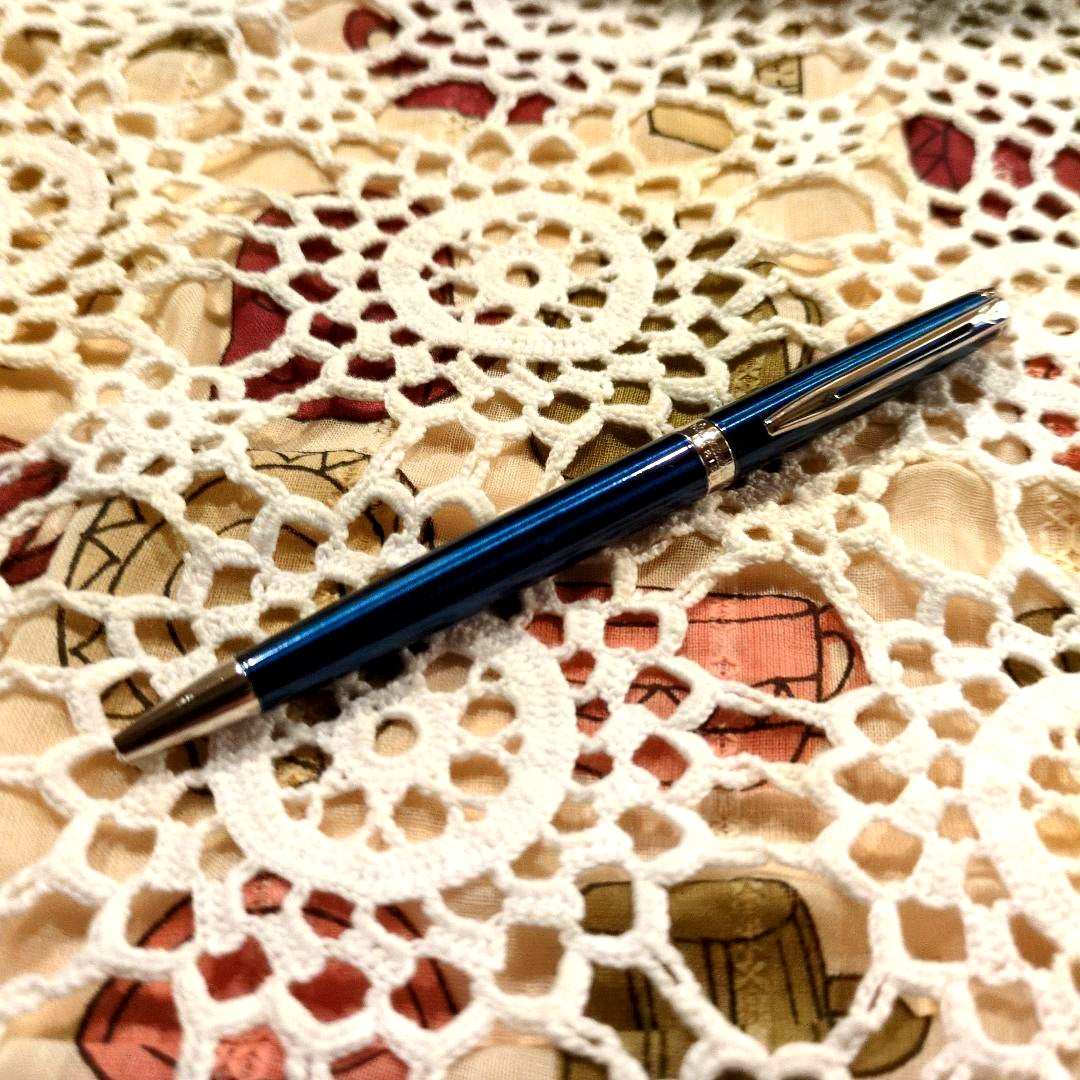 WATERMAN Expert Essential Blue ballpoint pen with brass lacquered body and nickel palladium clip