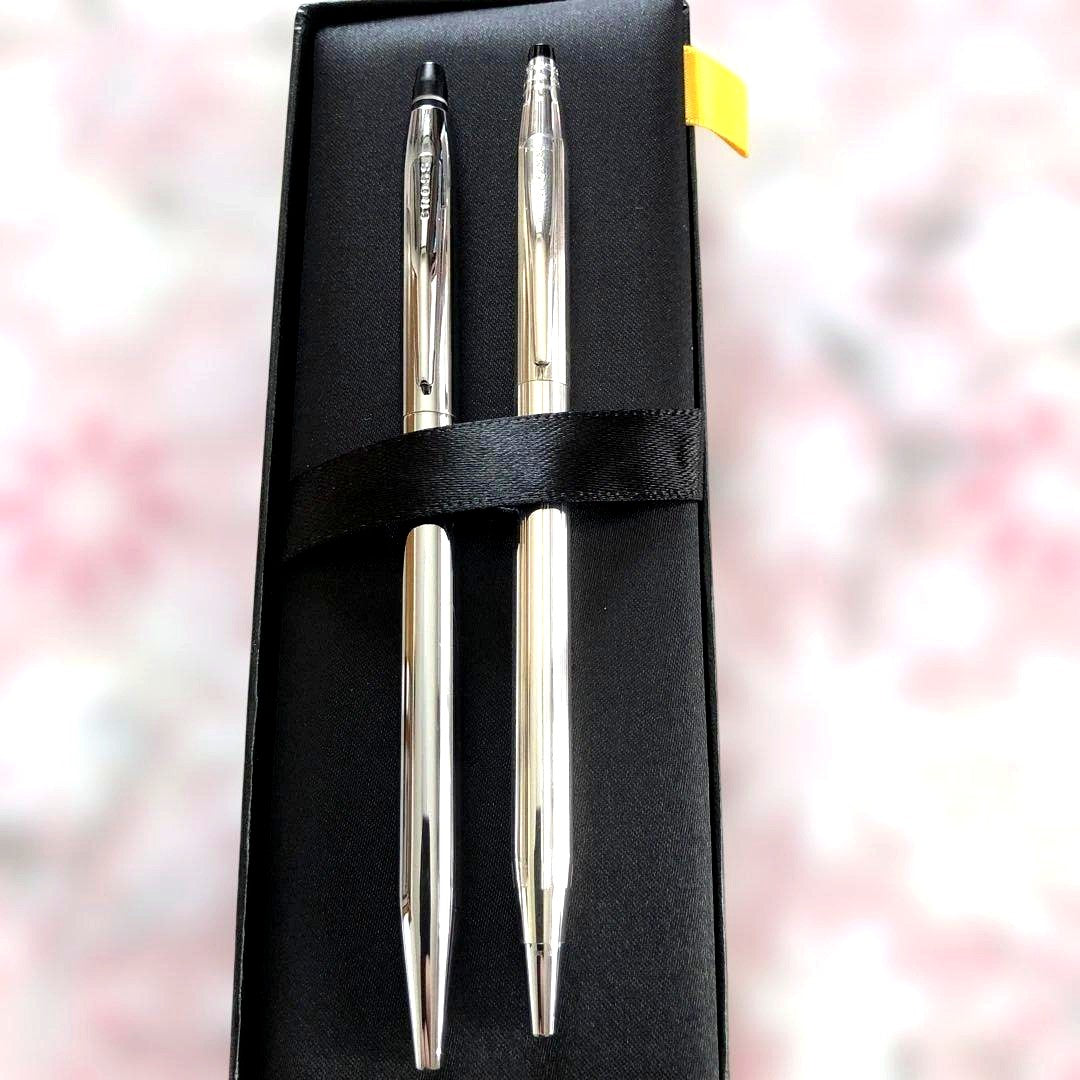 CROSS Ballpoint Pen 2-piece Set in silver with one click type pen and one with 925 silver cap and barrel in a dedicated case