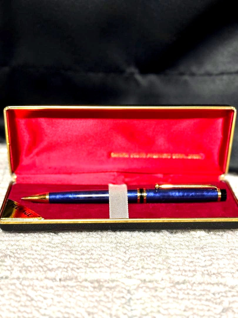 Pilot Mechanical Pencil in blue metal with included Sakura branded protective case