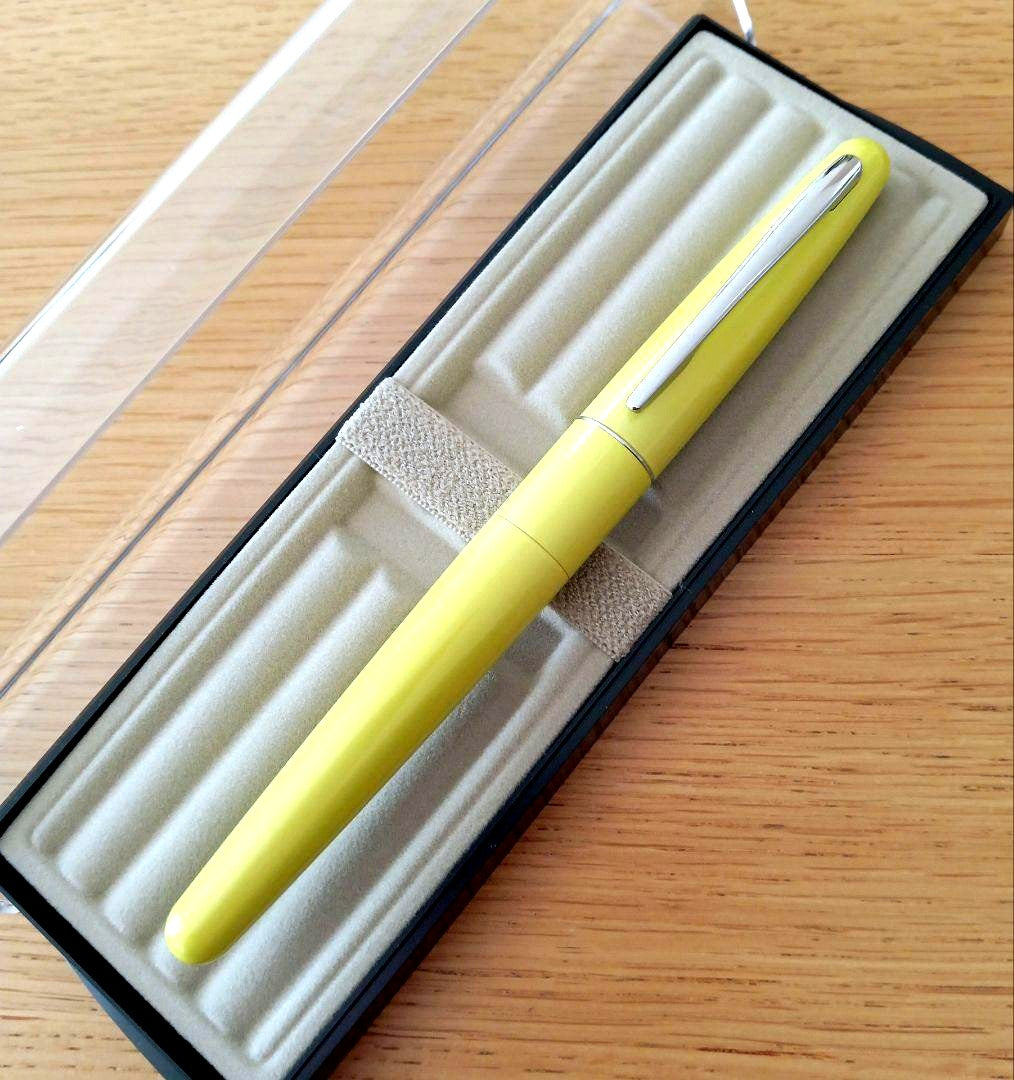 Pilot Kakuna Fountain Pen in Limited Energy Yellow with fine point nib, new and unused