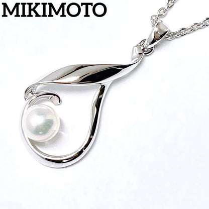 MIKIMOTO pearl necklace pendant featuring 5.4mm pearls on a 40cm silver chain weighing 2.9g