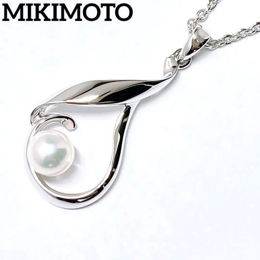 MIKIMOTO pearl necklace pendant featuring 5.4mm pearls on a 40cm silver chain weighing 2.9g