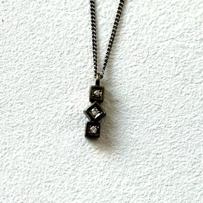 Agete diamond silver necklace featuring 1cm x 0.3cm pendant on 41cm silver chain