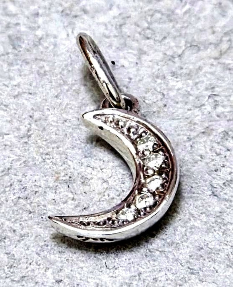 Agete diamond silver necklace top featuring sparkling diamonds on silver chain