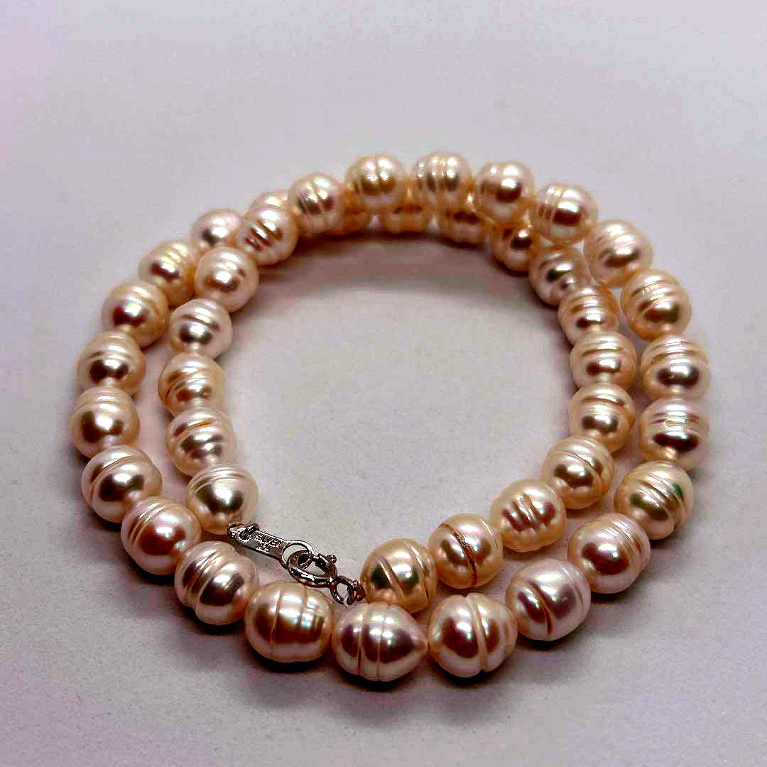 South Sea White Pinctada Pearl Necklace 41cm with 9-11mm round pearls and silver clasp