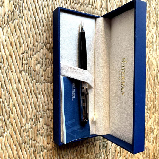 WATERMAN ballpoint pen in classic design with metal finish and smooth writing tip