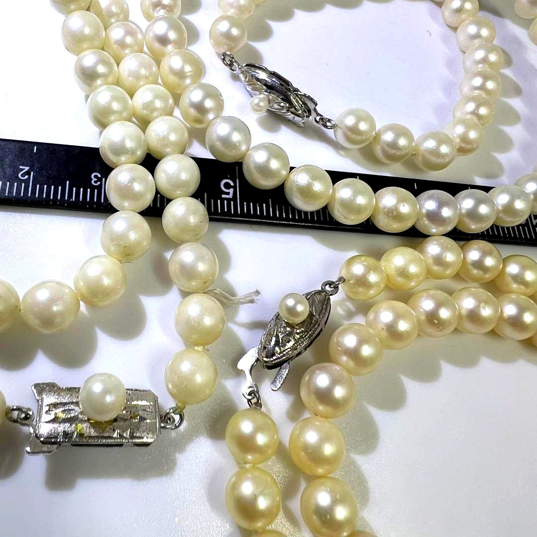 Three-strand Akoya pearl necklace with pearls measuring 6.8 to 6.9 cm in diameter