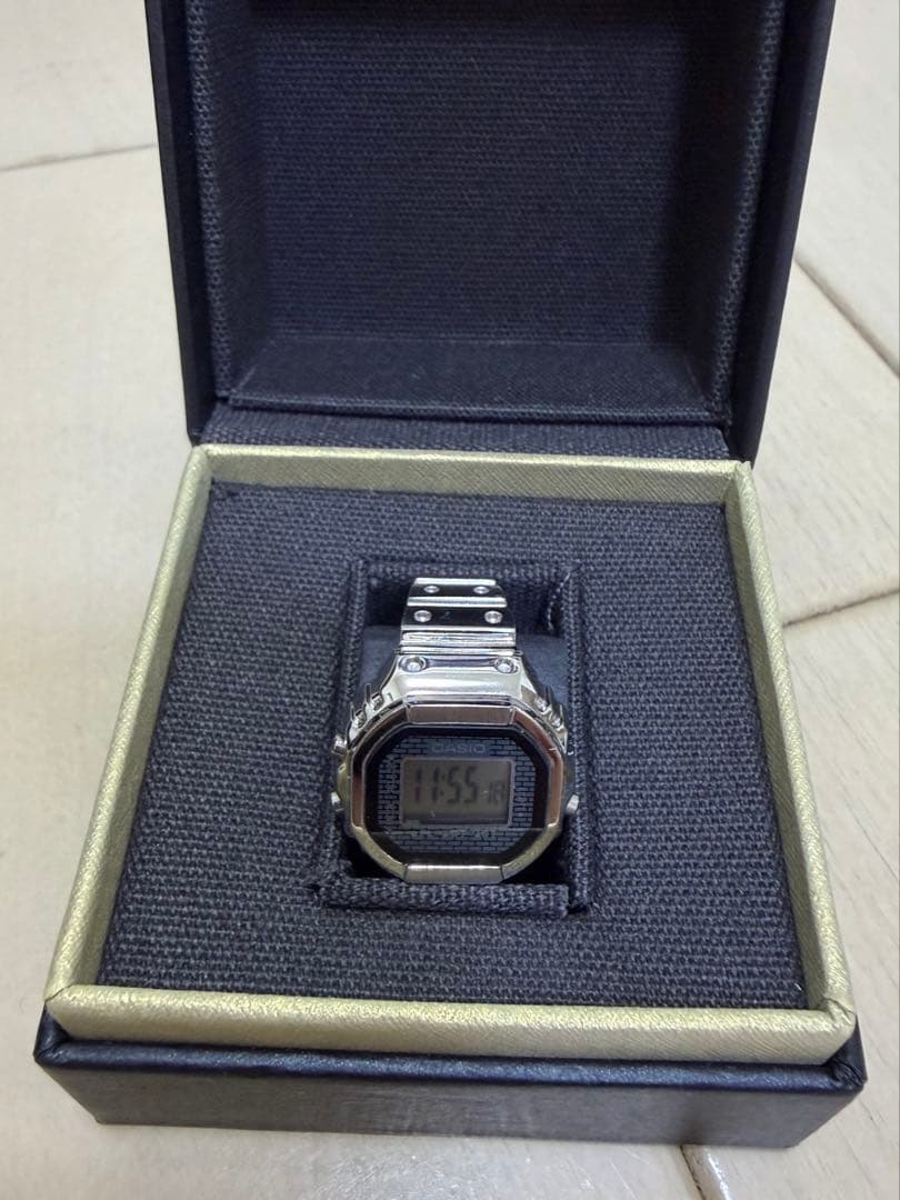 CASIO CRW-001-1JR Men's Watch — Japanese