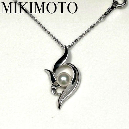 Mikimoto Akoya pearl necklace featuring 6mm pearls on a 41cm silver chain weighing 3 grams