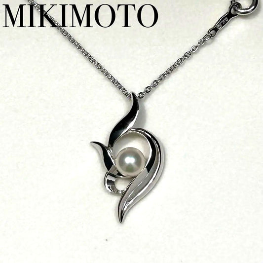Mikimoto Akoya pearl necklace featuring 6mm pearls on a 41cm silver chain weighing 3 grams