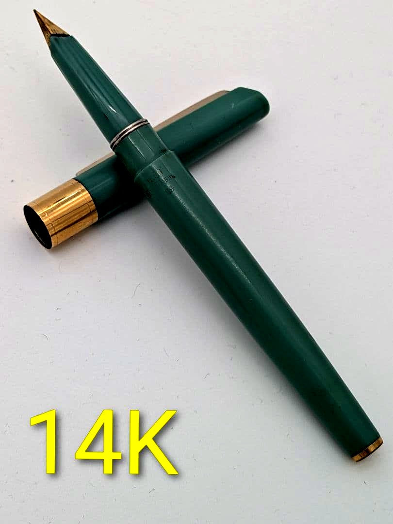 1960s Pilot SUPER150 fountain pen featuring a 14K gold nib