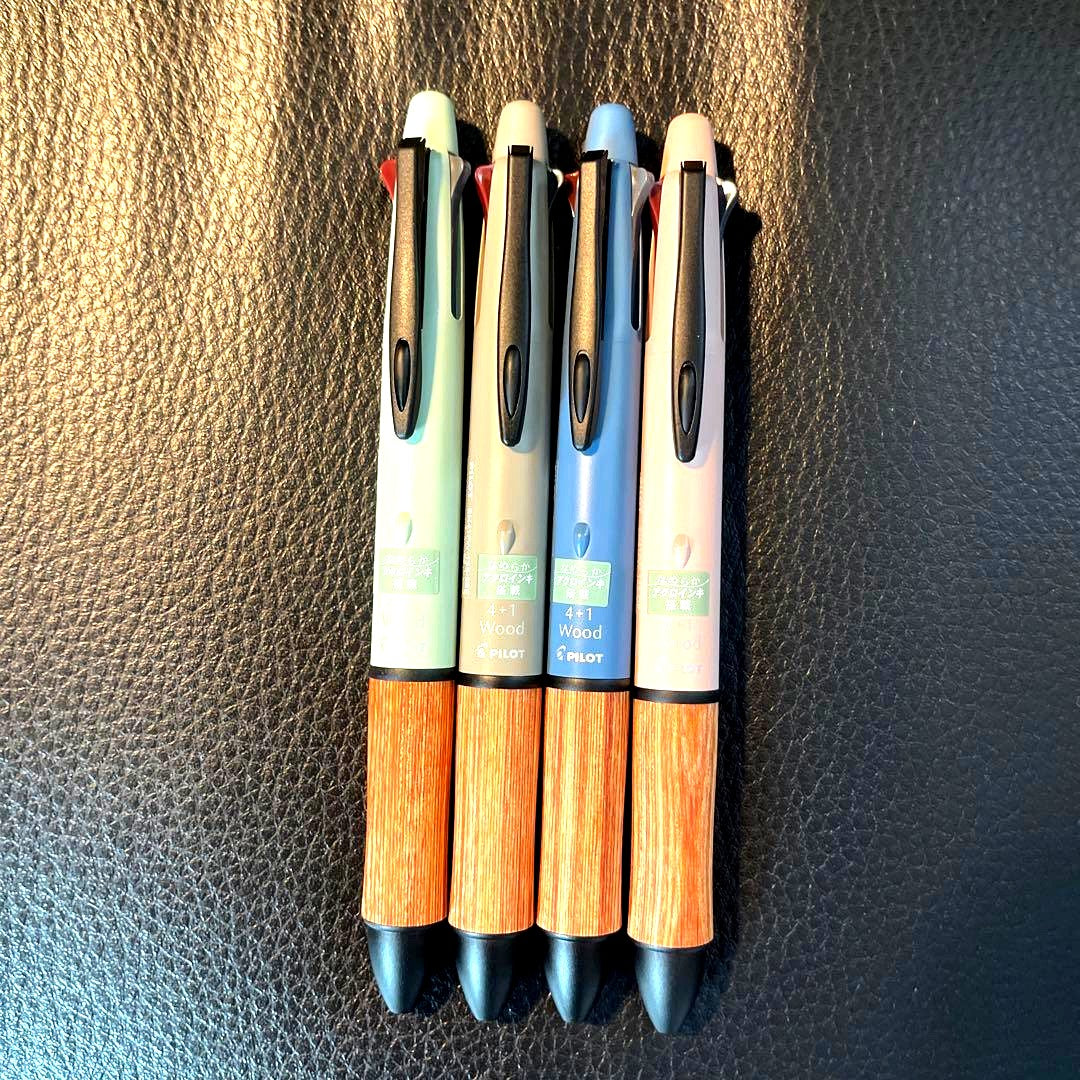 PILOT 4+1 Wood multi-function pen set with 4-color ballpoint pen and mechanical pencil wooden grip