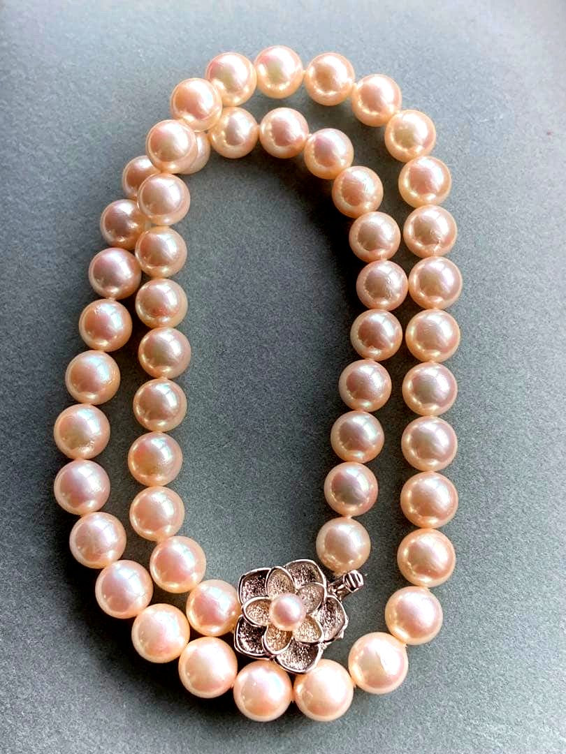 Cream color Akoya pearl necklace with 8-8.5mm pearls and silver clasp, 45cm length