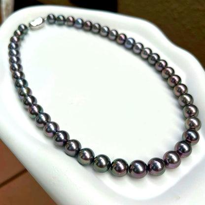 Akoya genuine pearl necklace with black pearls showing slight red hue, 9-9.5mm, 43cm length with case