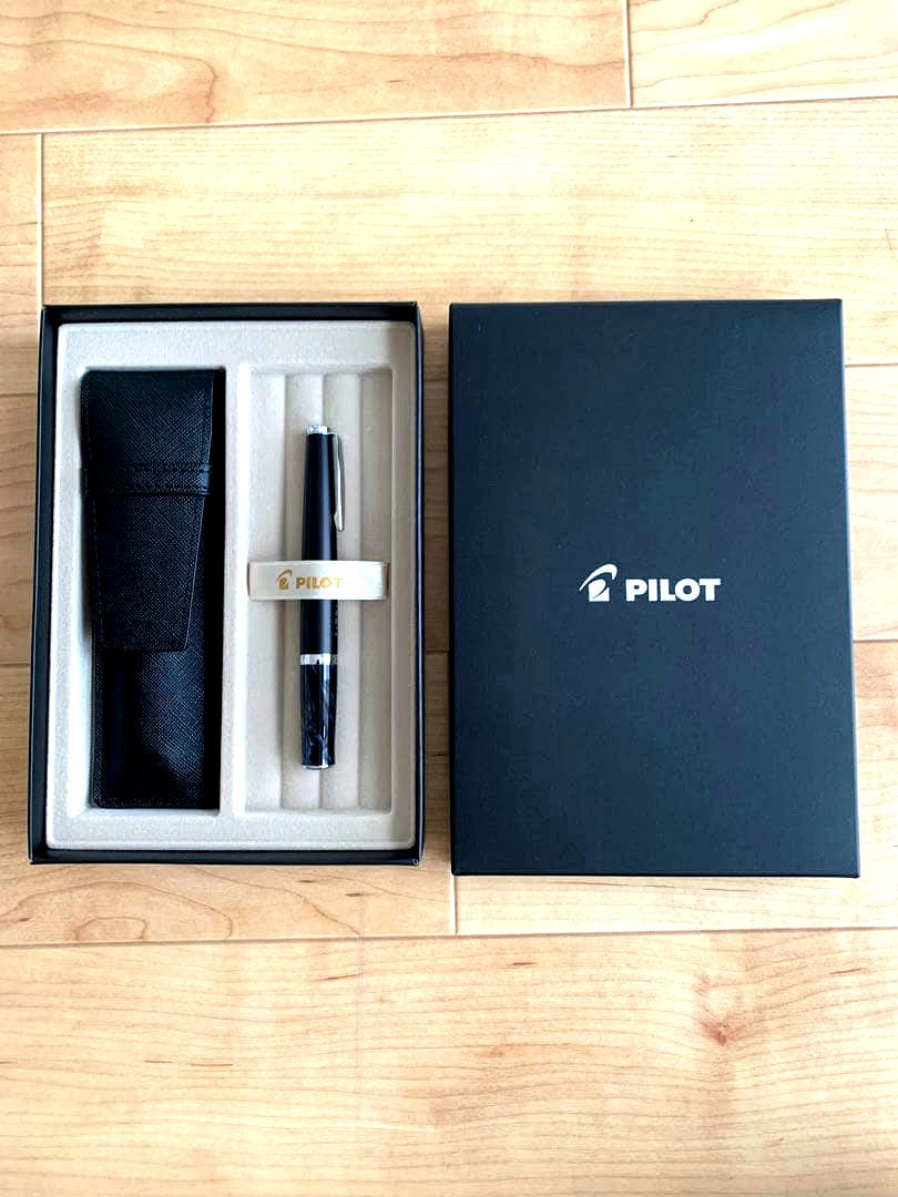 PILOT Z-GR-SBN navy ballpoint pen with a protective case