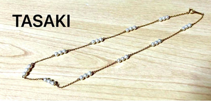 TASAKI Freshwater Pearl K18 Station Necklace with white pearls on a 38cm gold station chain