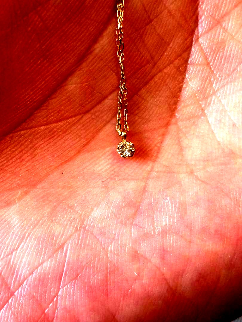 agetē K18 0.05ct diamond necklace in gold with 40cm length and elegant diamond decoration