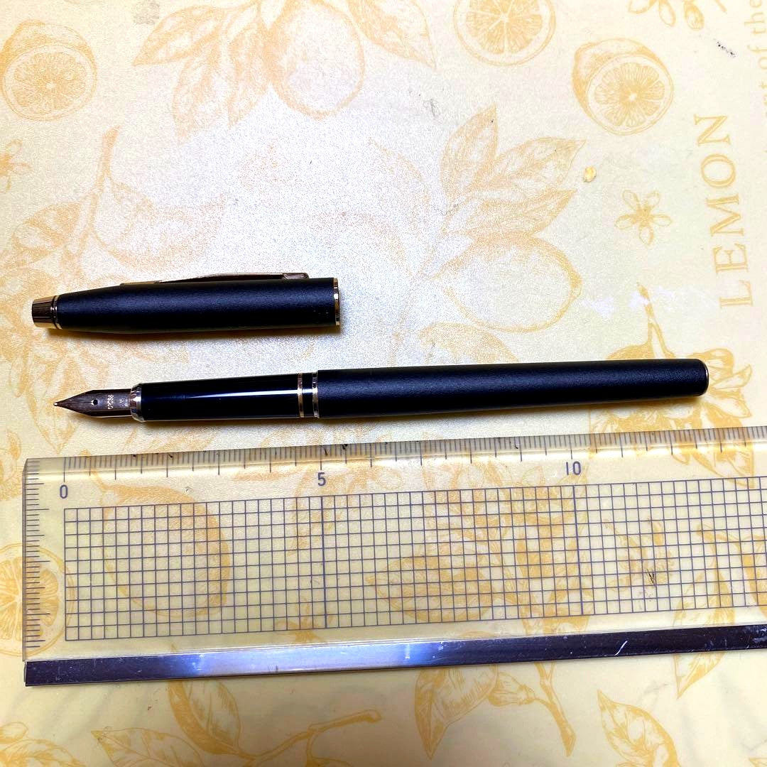 New unused CROSS Fountain Pen Classic BLACK 2506 with included box