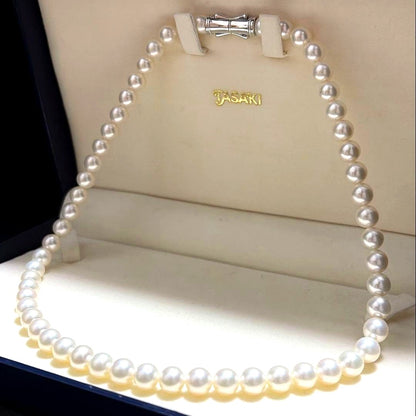 TASAKI Akoya Pearl Necklace featuring 7.5mm genuine pearls on a 42.5 cm ribbon chain with high luster
