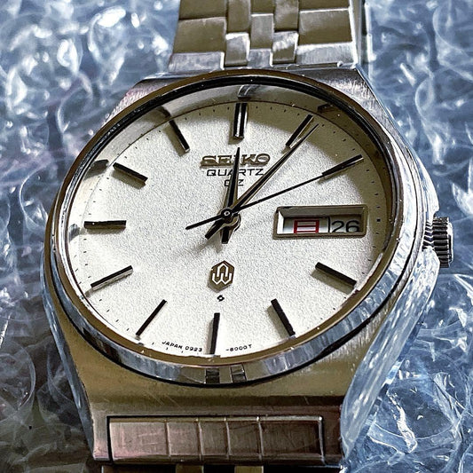 SEIKO QZ梨地ダイヤルデイデイト 1975 Automatic Men's Watch — Japanese