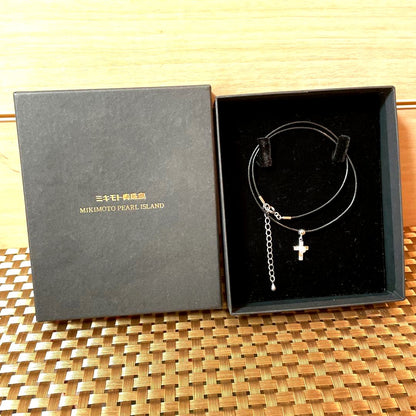 Mikimoto Pearl Island Necklace and Bracelet Set with 4mm and 5mm pearls on display