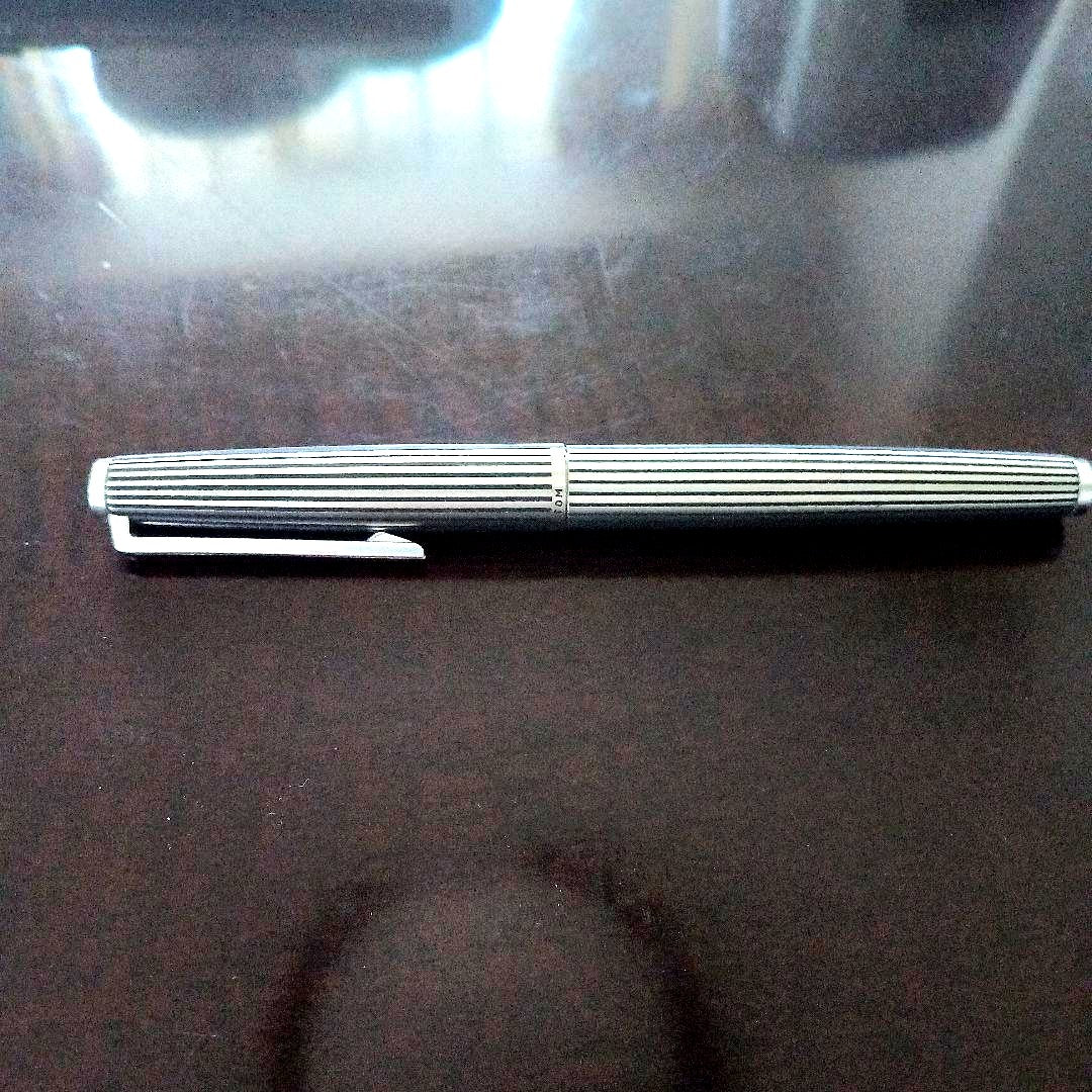 Vintage PILOT 88 fountain pen in silver metal with medium (M) nib size