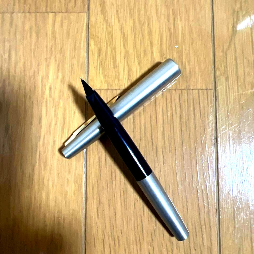 PILOT gakuen silver fountain pen made of metal with sleek silver finish from Japan