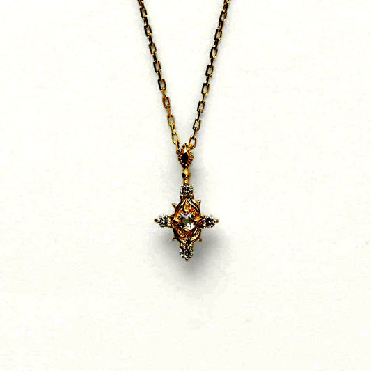 Agate Winter Limited Necklace made of K18 gold with diamond accents in a gold tone finish